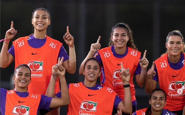 Empresas colocam equidade de gênero 'em campo' e liberam funcionários em jogos do Brasil na Copa feminina