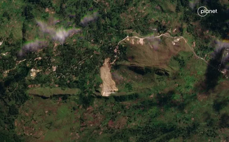 Imagens de satélite revelam tamanho do deslizamento que deixou mais de 2 mil soterrados em Papua-Nova Guiné; veja antes e depois