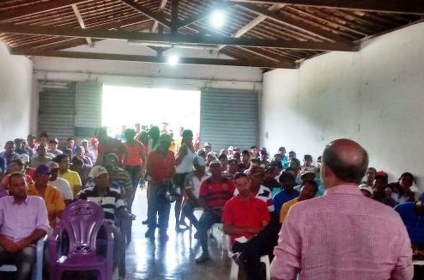 Diretor-presidente do Iteral se reúne com agricultores familiares no Sertão