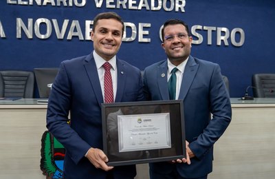 Alexandre Ayres recebe Comenda Arthur Ramos em reconhecimento à sua trajetória na saúde pública de Alagoas