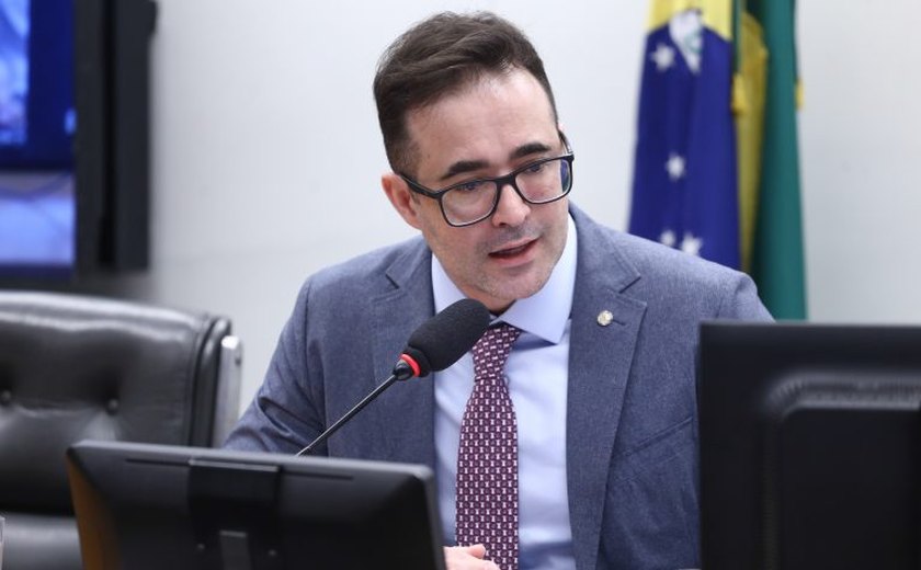 Comissão aprova autorização para refugiados trazerem animais ao Brasil