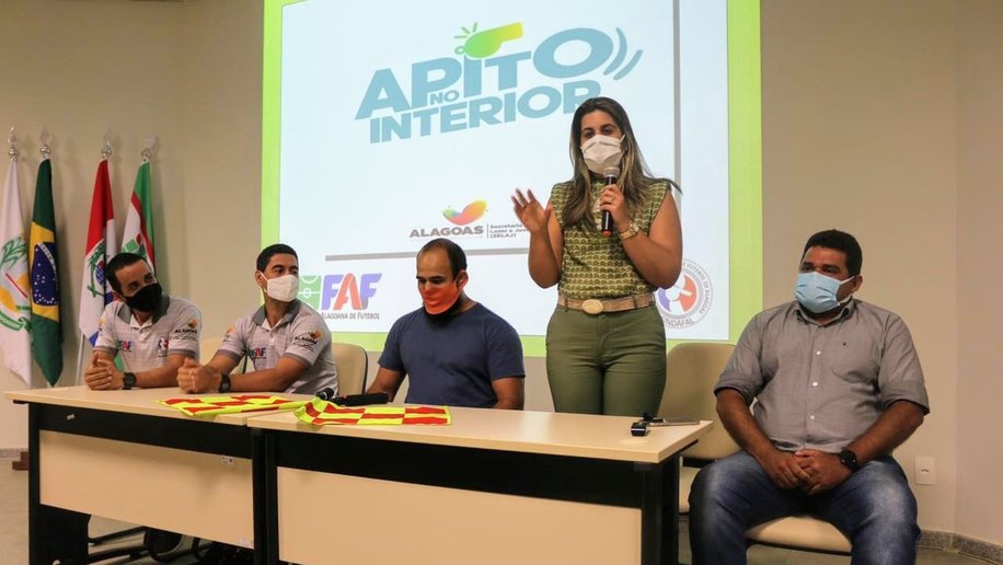 Parceria entre Prefeitura de Coruripe e Estado capacita 46 árbitros de futebol