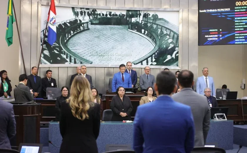 Parlamento realiza minuto de silêncio em memória de Marcelo Lima