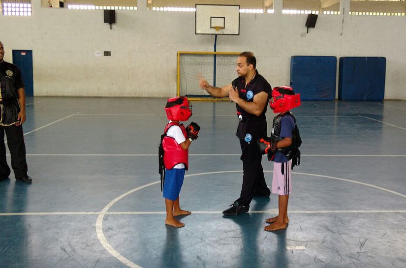 Mestre de Kung Fu prestigia campeonato do Lar São Domingos