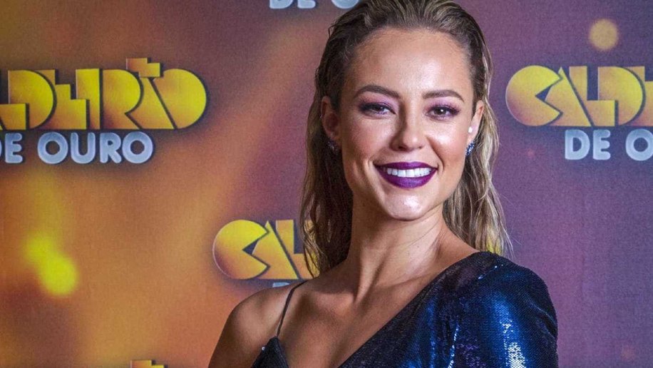 Fotos de Paolla Oliveira nua vazam e atriz pergunta: 'Até quando?'
