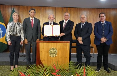 Lula lança programa para impulsionar exportações de Micro e Pequenas Empresas