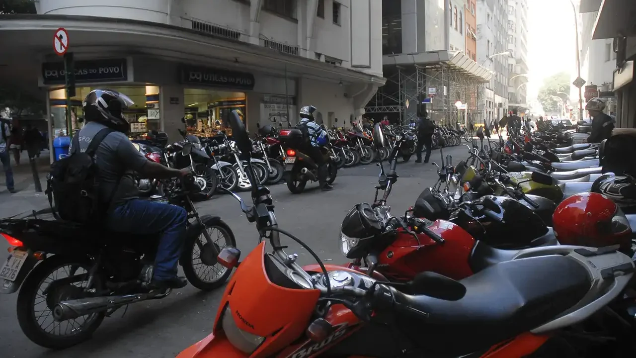Vendas de motos crescem 10,6% em agosto, revela Fenabrave