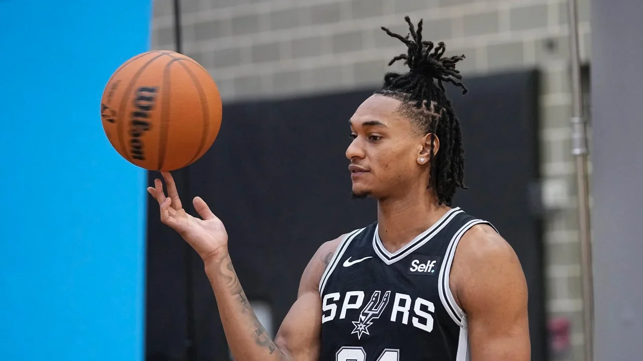 Vassell acerta arremesso espetacular no ar em vitória dos Spurs sobre os Timberwolves