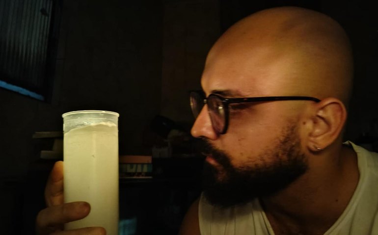 Ensaio aberto: jornalista Jamerson Soares une literatura e teatro em peça solo em Maceió