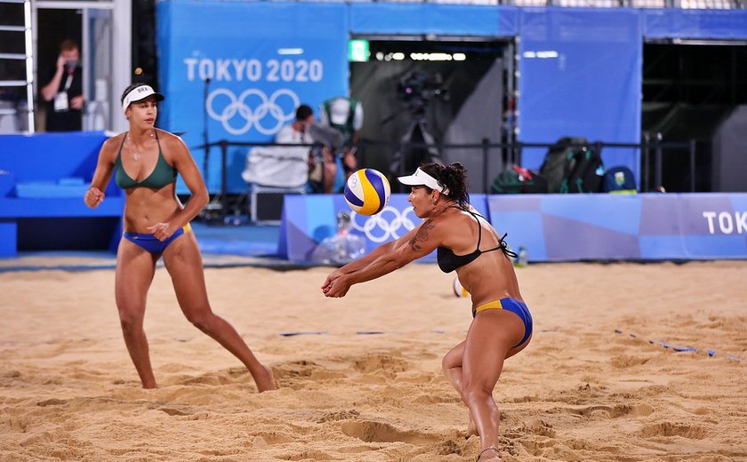 Ágatha/Duda bate suíças medalhistas olímpicas pela 2ª rodada do World Tour Finals