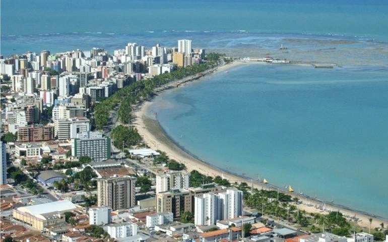 Novos voos prometem aumentar fluxo turístico em AL durante alta temporada