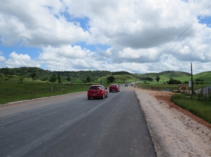 Renan Filho visita obra da rodovia que vai ligar Matriz a Passo de Camaragibe