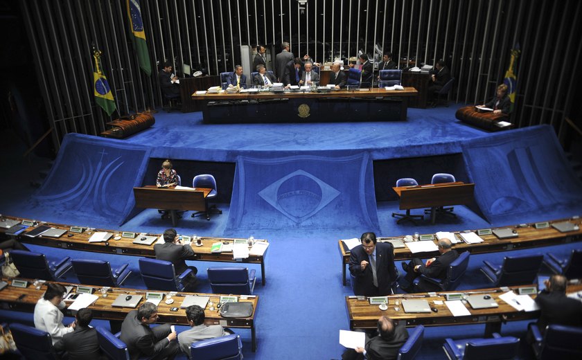 Senado decide manter prisão de Delcídio do Amaral por 59 votos a 13