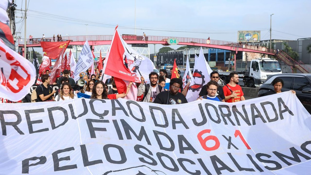 Ato no Rio abre mobilização para pressionar Senado pelo fim da escala 6x1