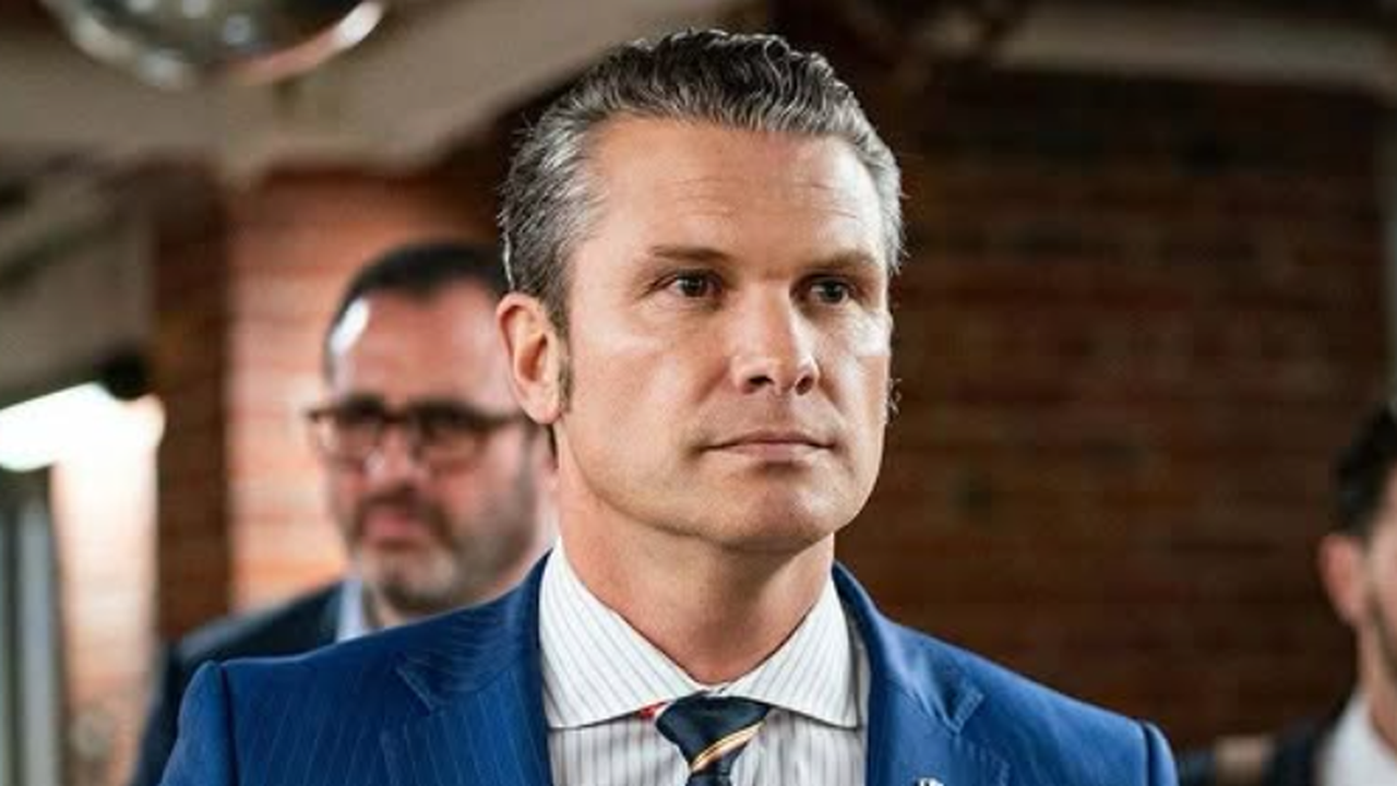 Hegseth ameaça retomar bloqueio ao Irã se acordo com os EUA for descumprido
