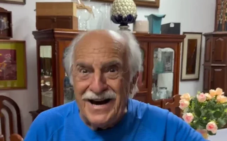 Ary Fontoura comemora 93 anos: 'Fome de mundo'