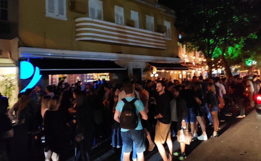 Prefeitura do Rio multa bares com aglomeração no Leblon e Barra da Tijuca