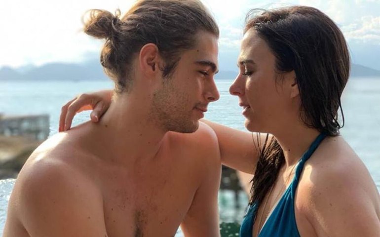 Tatá Werneck e Rafael Vitti se homenageiam com bom humor em aniversário de casamento