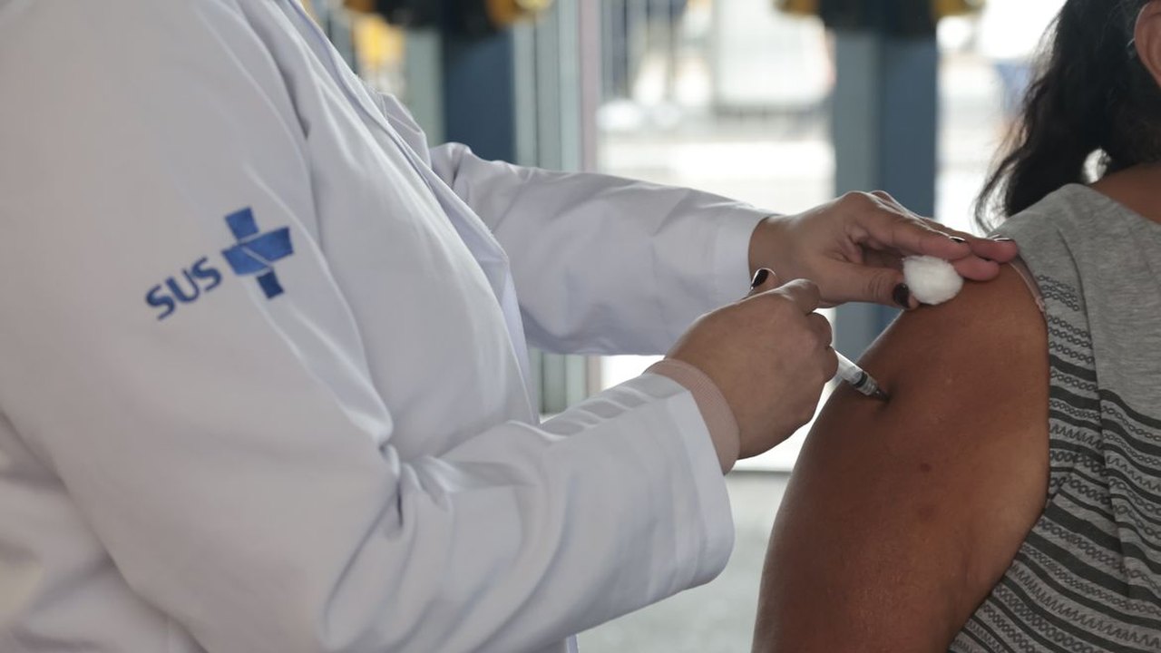 Outubro Rosa e campanha de multivacinação têm Dia D no Rio com mais de 500 pontos de atendimento; confira