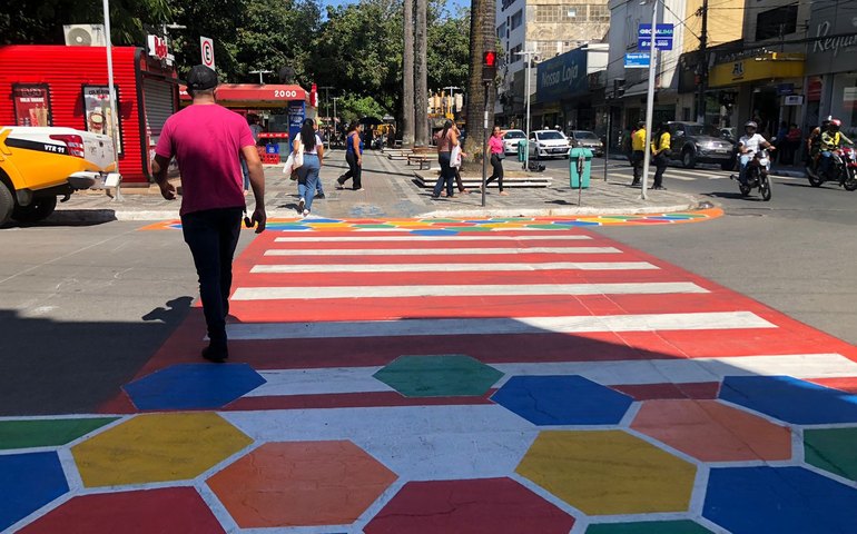 SMTT realiza intervenção urbanística em faixa de pedestres no Centro de Arapiraca