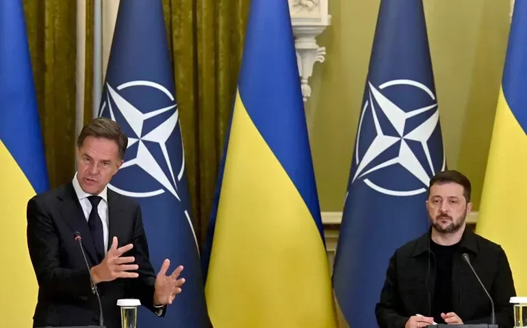 Líder da Otan faz visita surpresa a Kiev para discutir garantias