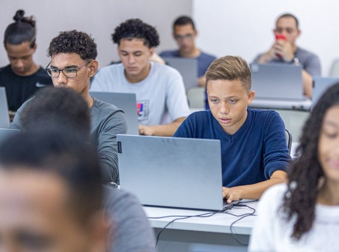 Emprega Jovem segue com vagas para cursos gratuitos em Maceió