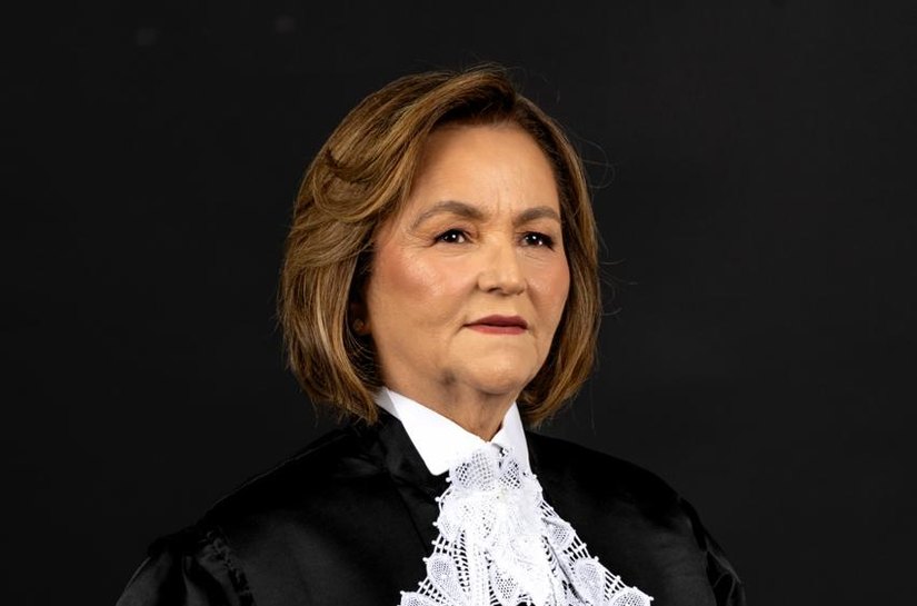 Ministra Marluce Caldas é homenageada com nome em comenda pela ABMCJ-AL