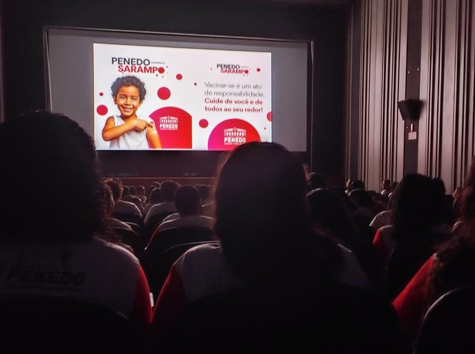 Prefeitura de Penedo usa audiovisual e teatro para conscientizar estudantes sobre o sarampo