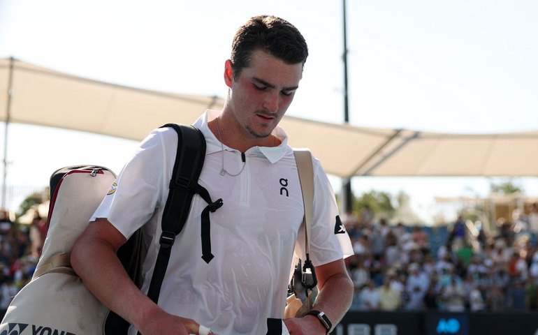 Fora de ritmo, João Fonseca cai na estreia do Aberto da Austrália