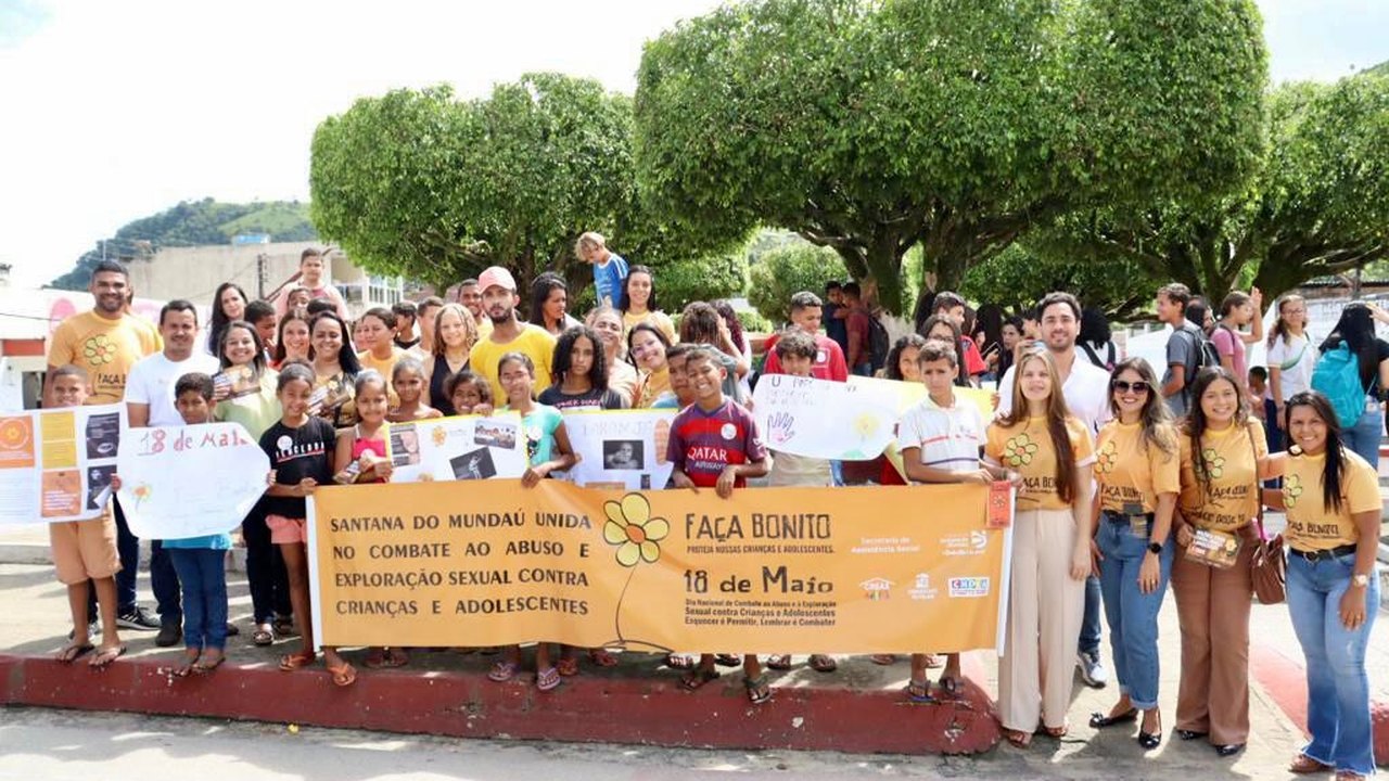 Assistência Social de Santana do Mundaú promove caminhada em alusão ao Maio Laranja