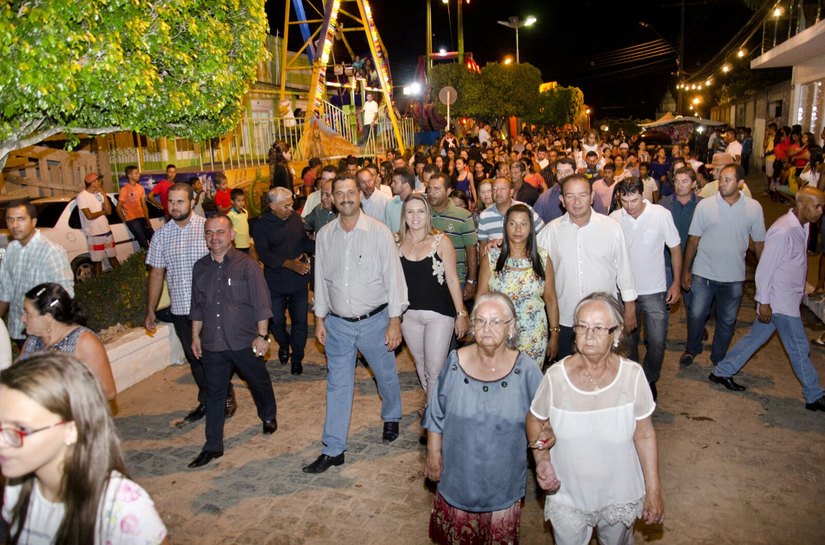 Procissão encerra festa de São Sebastião em Limoeiro de Anadia
