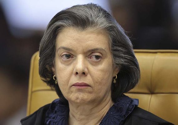 Ministra Cármen Lúcia destaca preconceito contra mulher na magistratura