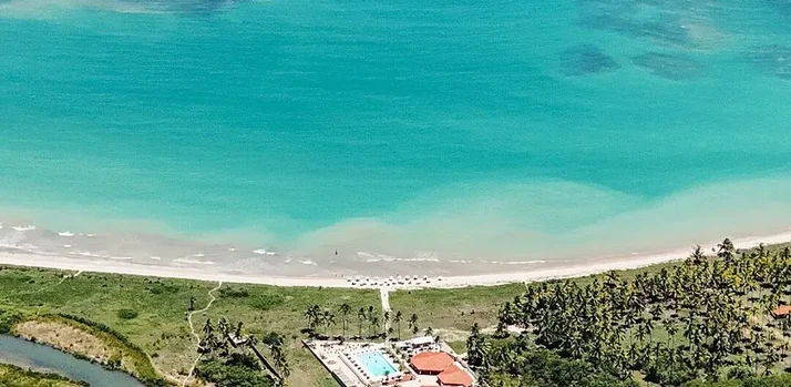 Os melhores beach clubs de Maceió