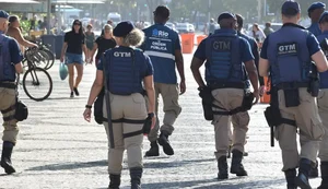 Abordagem de artesã foi registrada e viralizou nas redes sociais, gerando debates. Foto: Reprodução/Internet.