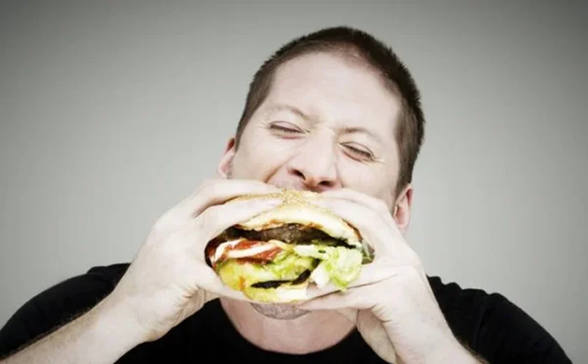 Pesquisa aponta queda no consumo de fast food por jovens brasileiros