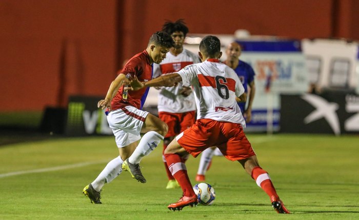 CRB desperdiçou chance de vitória diante do Paraná