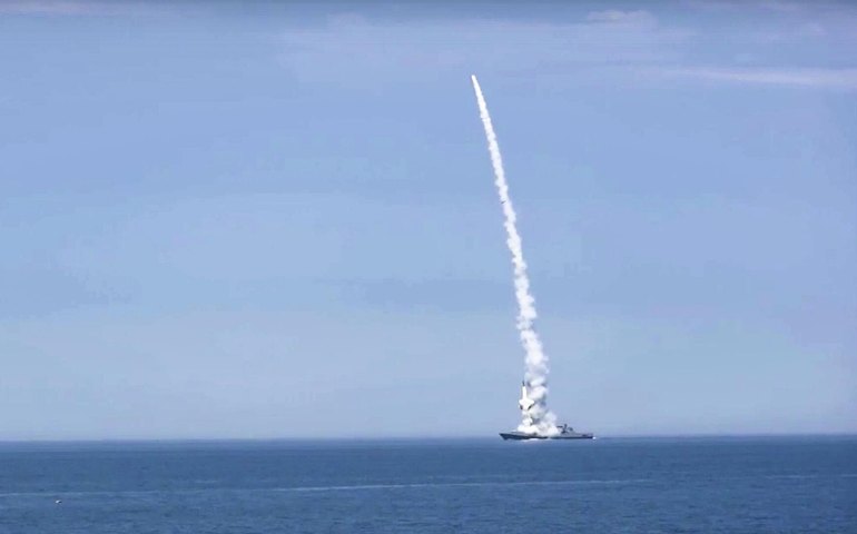 Rússia promete resposta ao envio de mísseis britânicos à Ucrânia