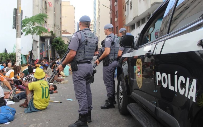 Policial é baleado durante ataque de dependentes da Cracolândia no centro de SP
