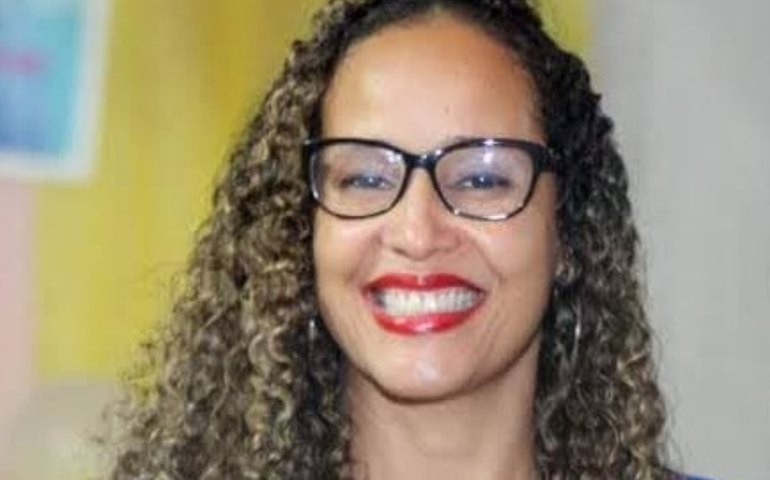 Professora se redescobre e durante a pandemia realiza sonho de trabalhar com arte
