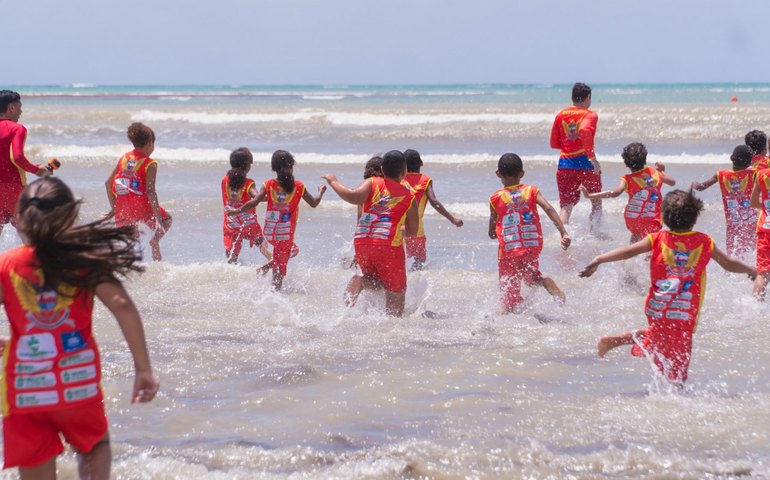 Corpo de Bombeiros promove 1ª edição do Projeto Golfinho em Japaratinga