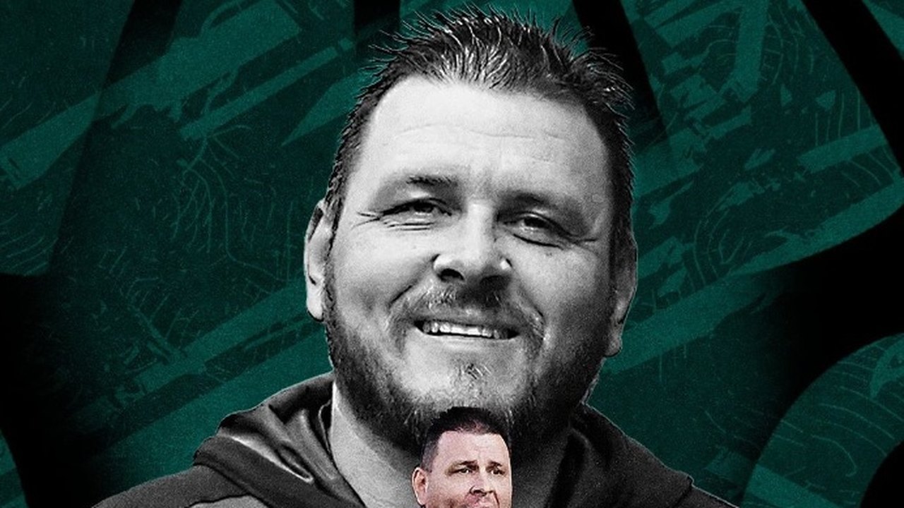 Coritiba demite técnico após rebaixamento no Brasileirão e anuncia Guto Ferreira