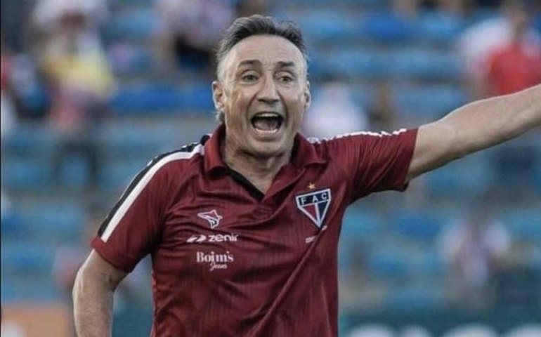 CSA acerta a contratação de Roberto Fonseca