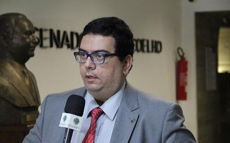 Médico a favor da cloroquina é alvo do INSS