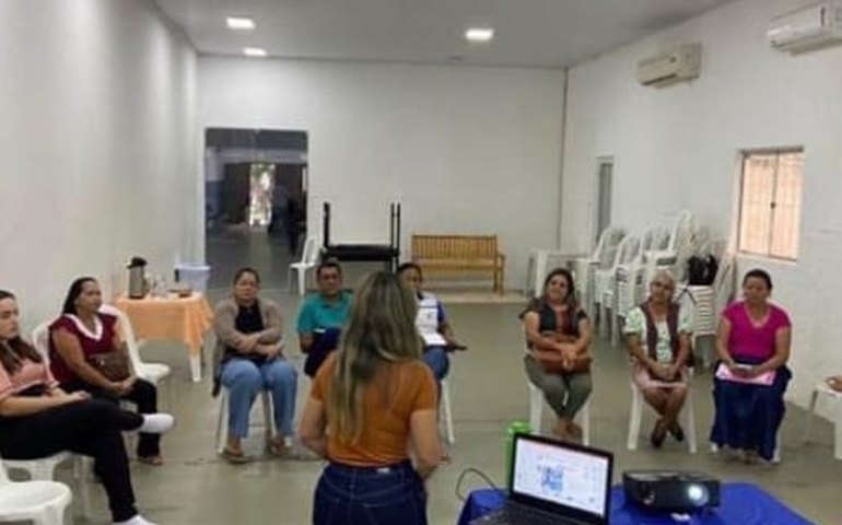 Dirigentes de escolas urbanas de Major participam de reunião sobre importância da alimentação escolar