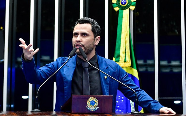 Cleitinho critica proposta de volta do imposto sindical obrigatório