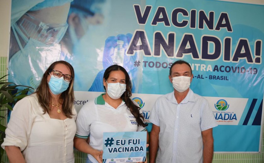 Saúde de Anadia realiza imunização de 100% dos profissionais da Atenção Básica