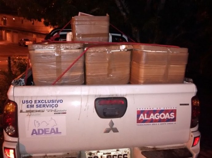 Adeal apreende mais de três toneladas de alimentos clandestinos