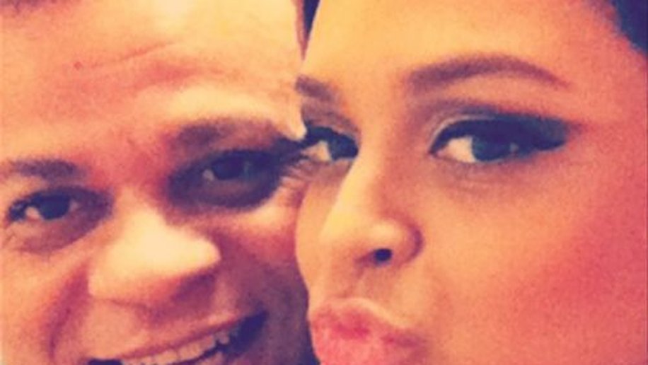 Preta Gil recebe visita de ex-BBB Daniel e posta foto no Twitter