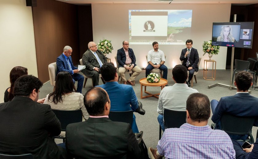 Sindicato dos Advogados de Alagoas recebe ex-presidentes da OAB em mesa redonda sobre futuro da advocacia
