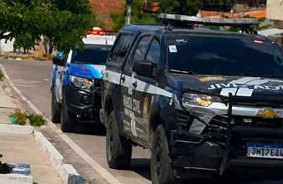 Guarda Municipal e Polícia Civil atuam em conjunto na condução de um homem até a CISP por ameaçar uma idosa